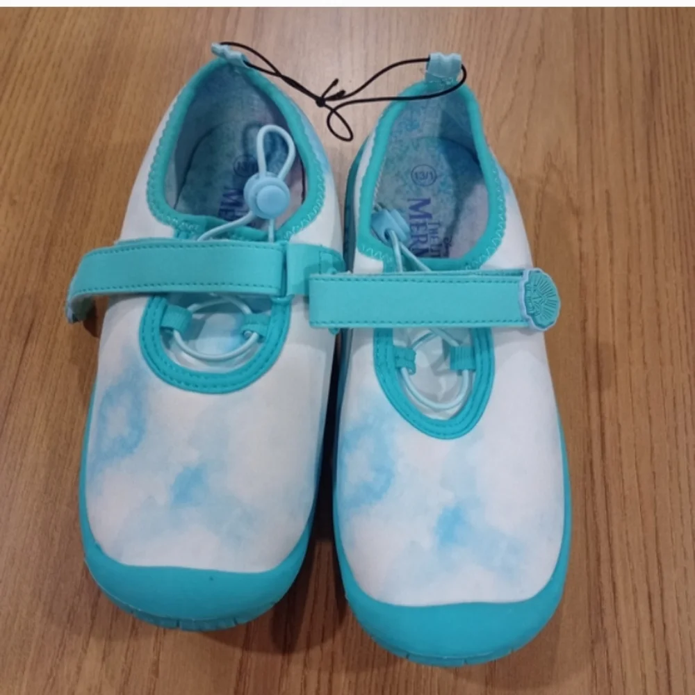 Size  13/1 BRAND NEW GIRLS  DISNEY PRINCESS THE LITTLE MERMAID WATER SHOE